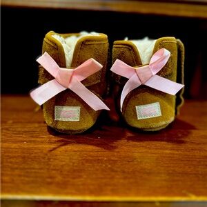 Jesse Bow Baby UGG boots